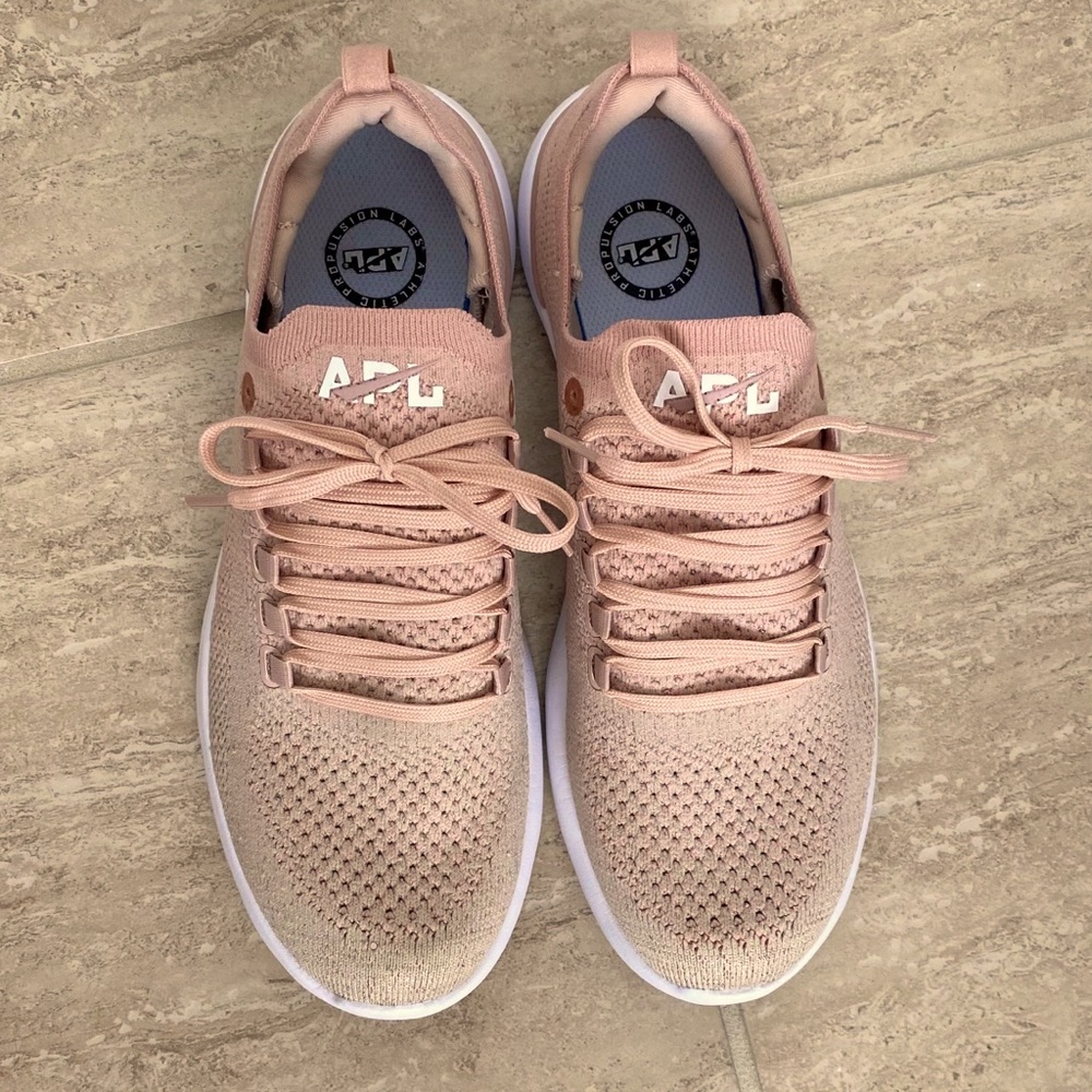 NWOT APL techloom breeze shoes 9